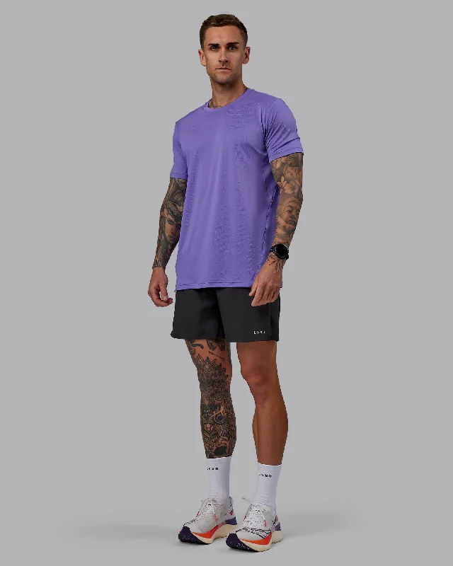 Men’s short-sleeve etch shirts-Pace Running Tee - Dahlia Purple